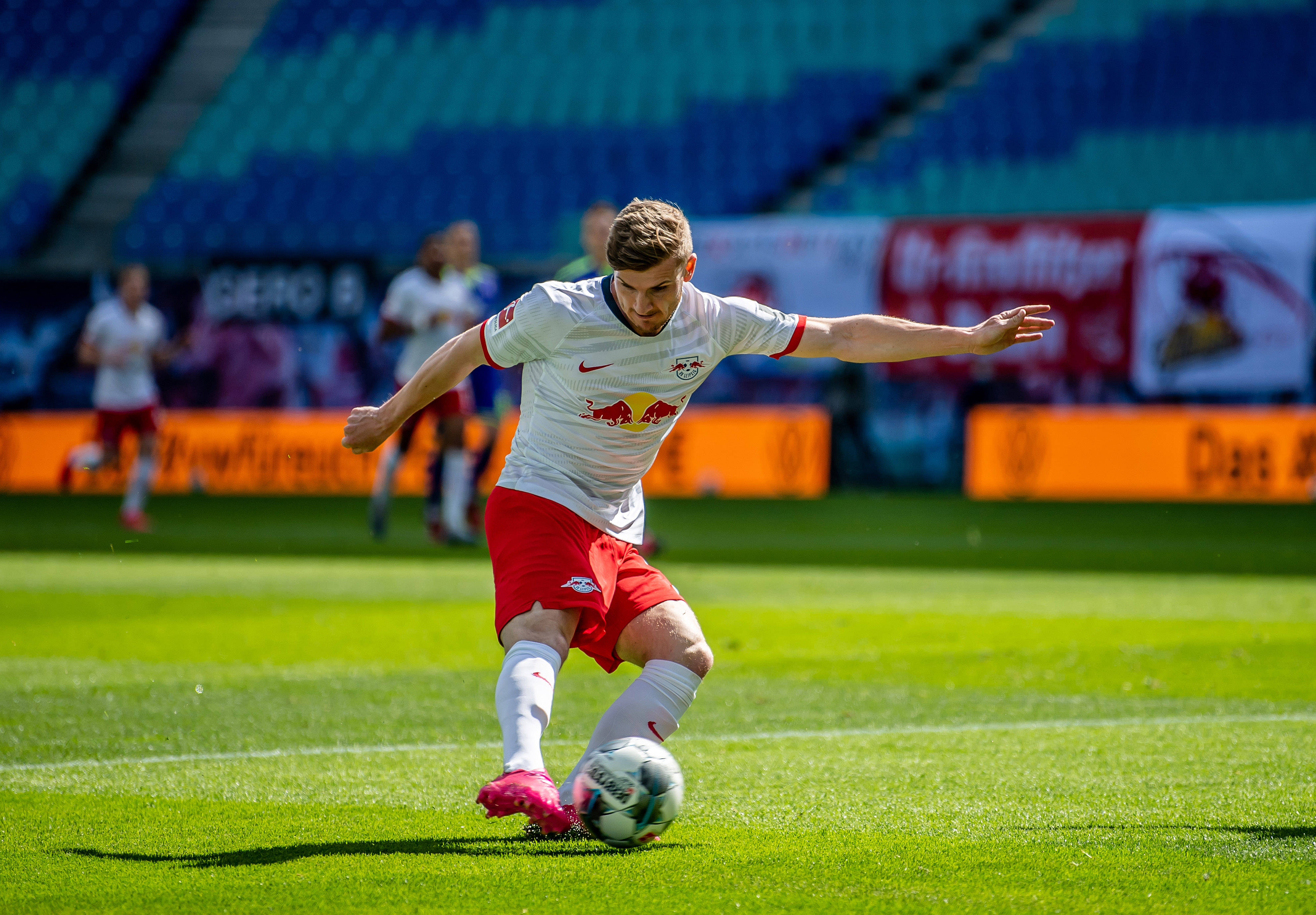 关于莱比锡红牛绝杀英格兰，加维惊艳世界的信息