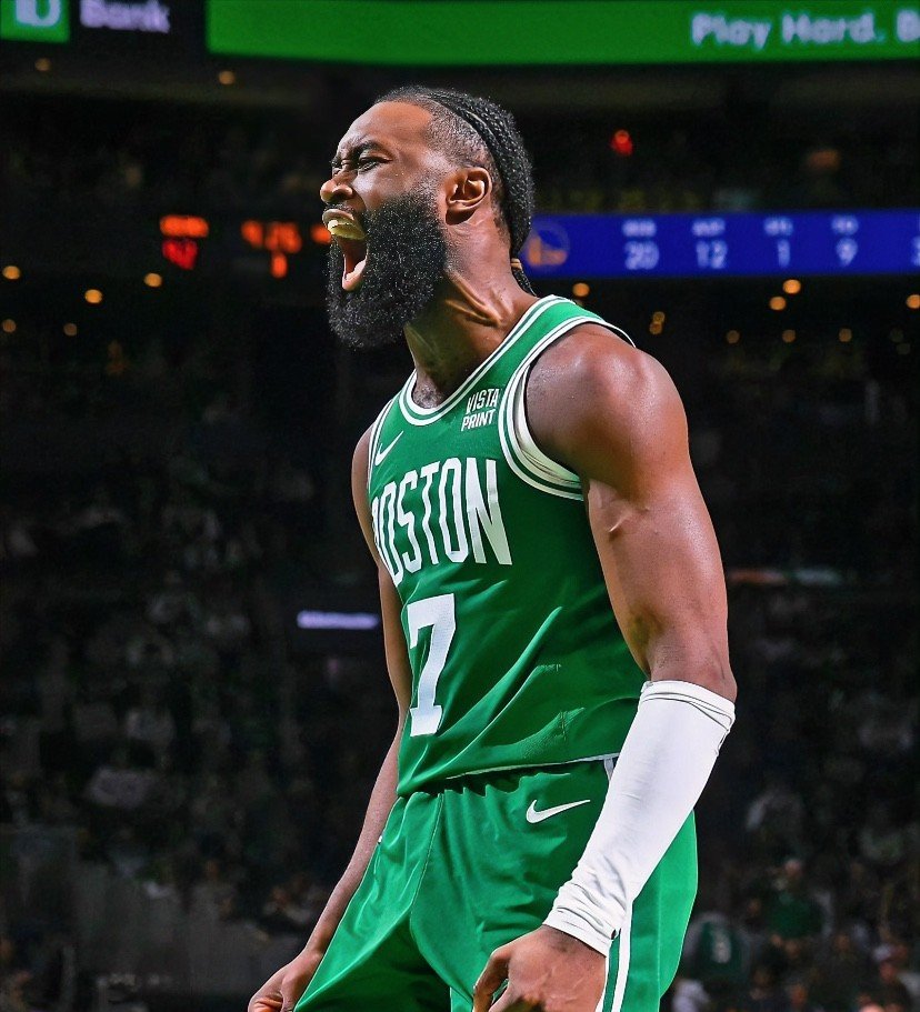 绿军大胜篮网，杰伦-布朗砍下生涯新高30分的简单介绍