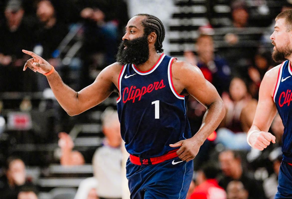 -辽宁队逆转四川队，哈登惊艳四座