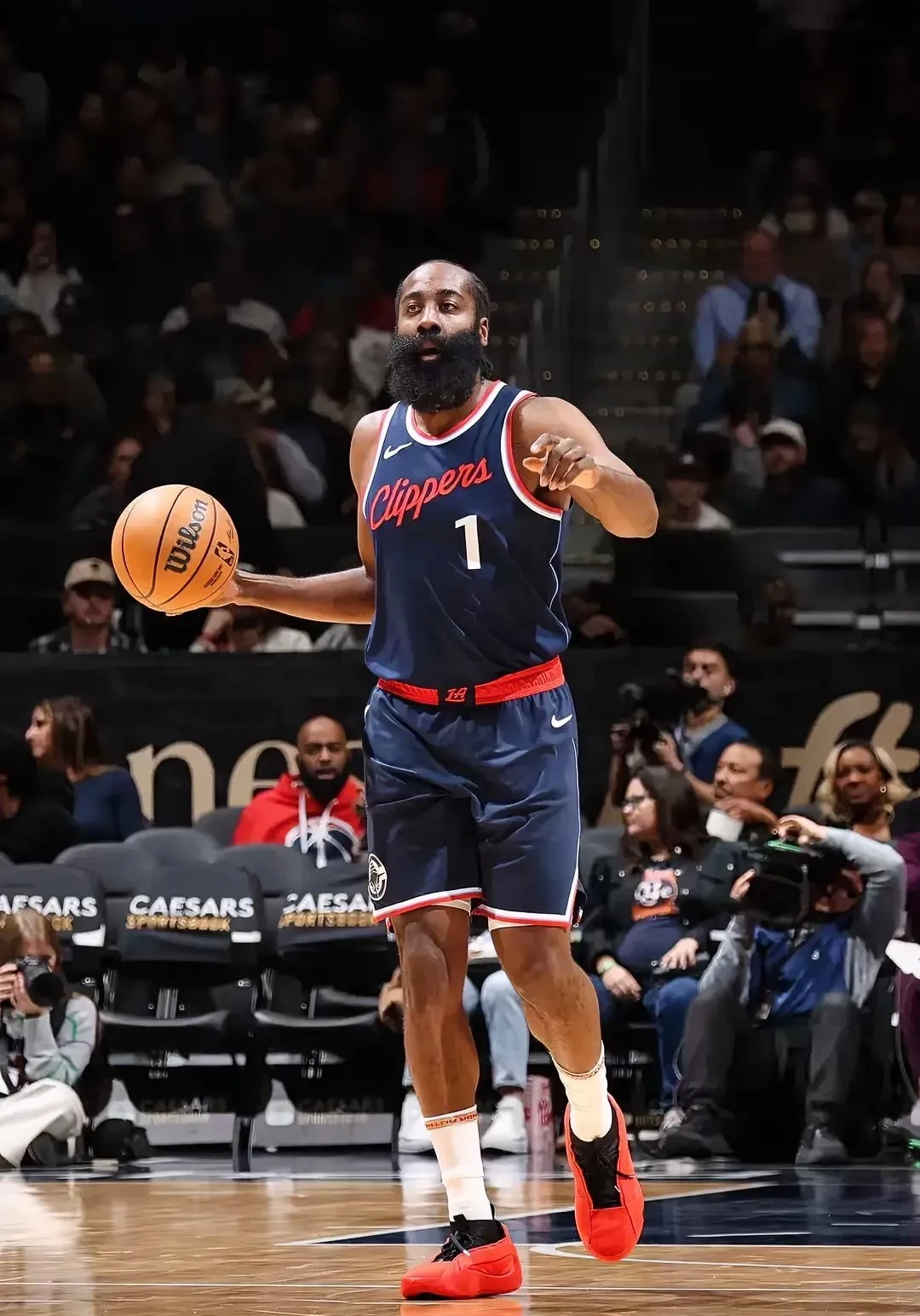 辽宁队逆转四川队，哈登惊艳四座