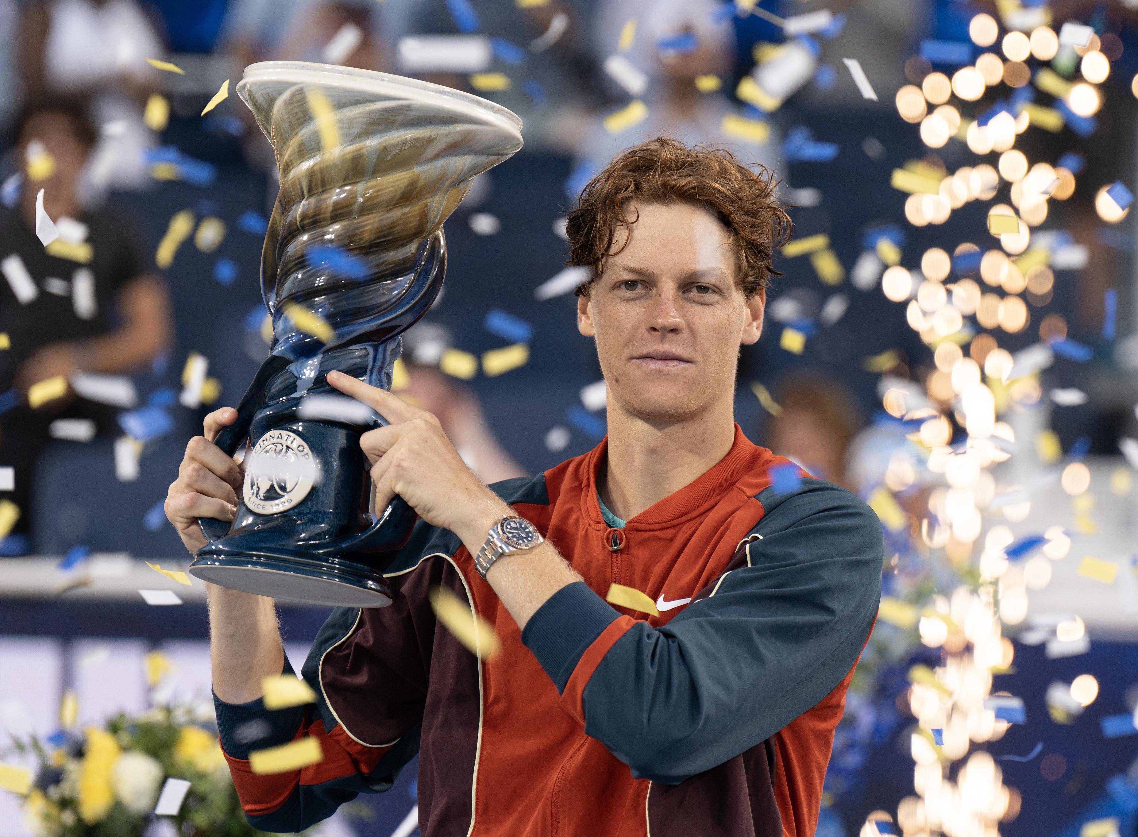 温网逆转戴维斯杯，辛纳统治全场