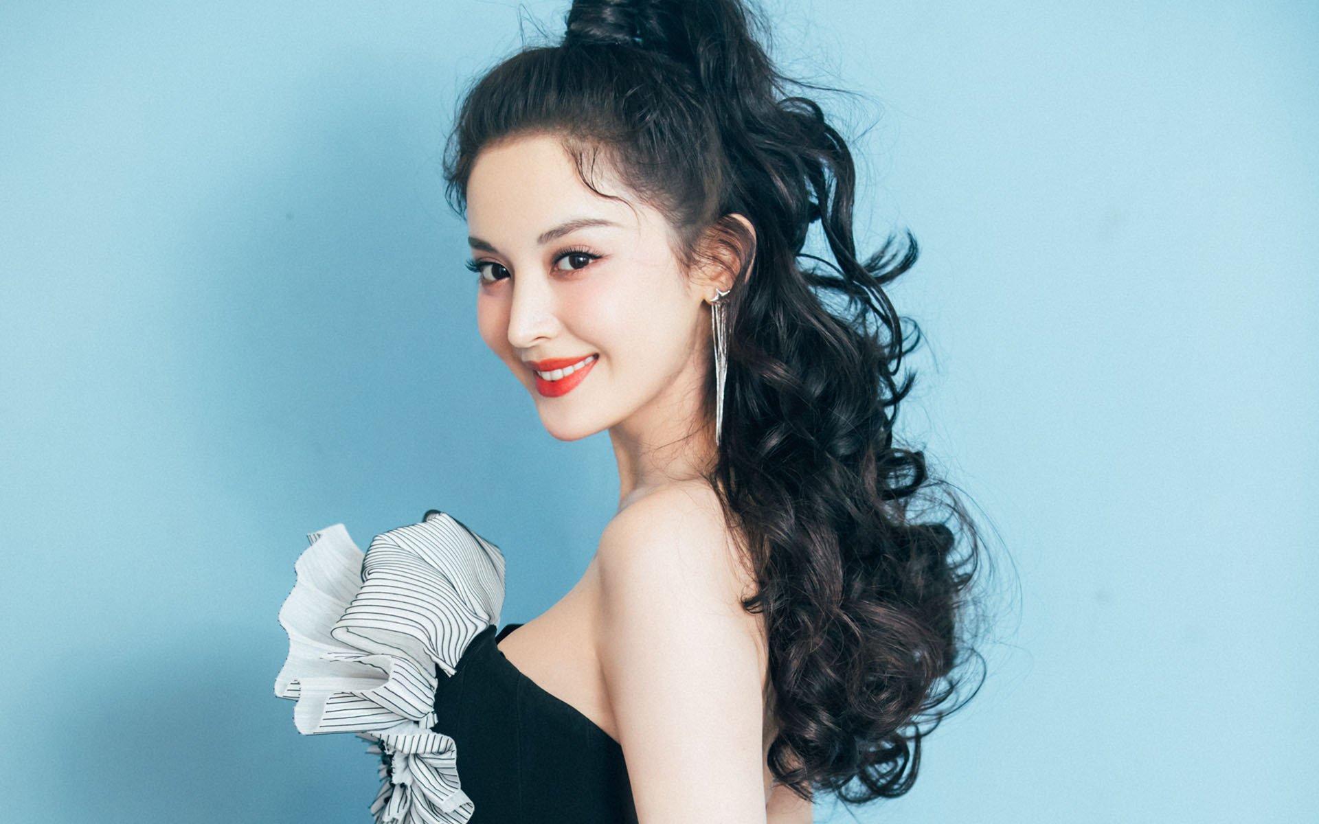 欧冠淘汰赛焦点战，塞内加尔式风暴强压爱尔兰绿茵风骨