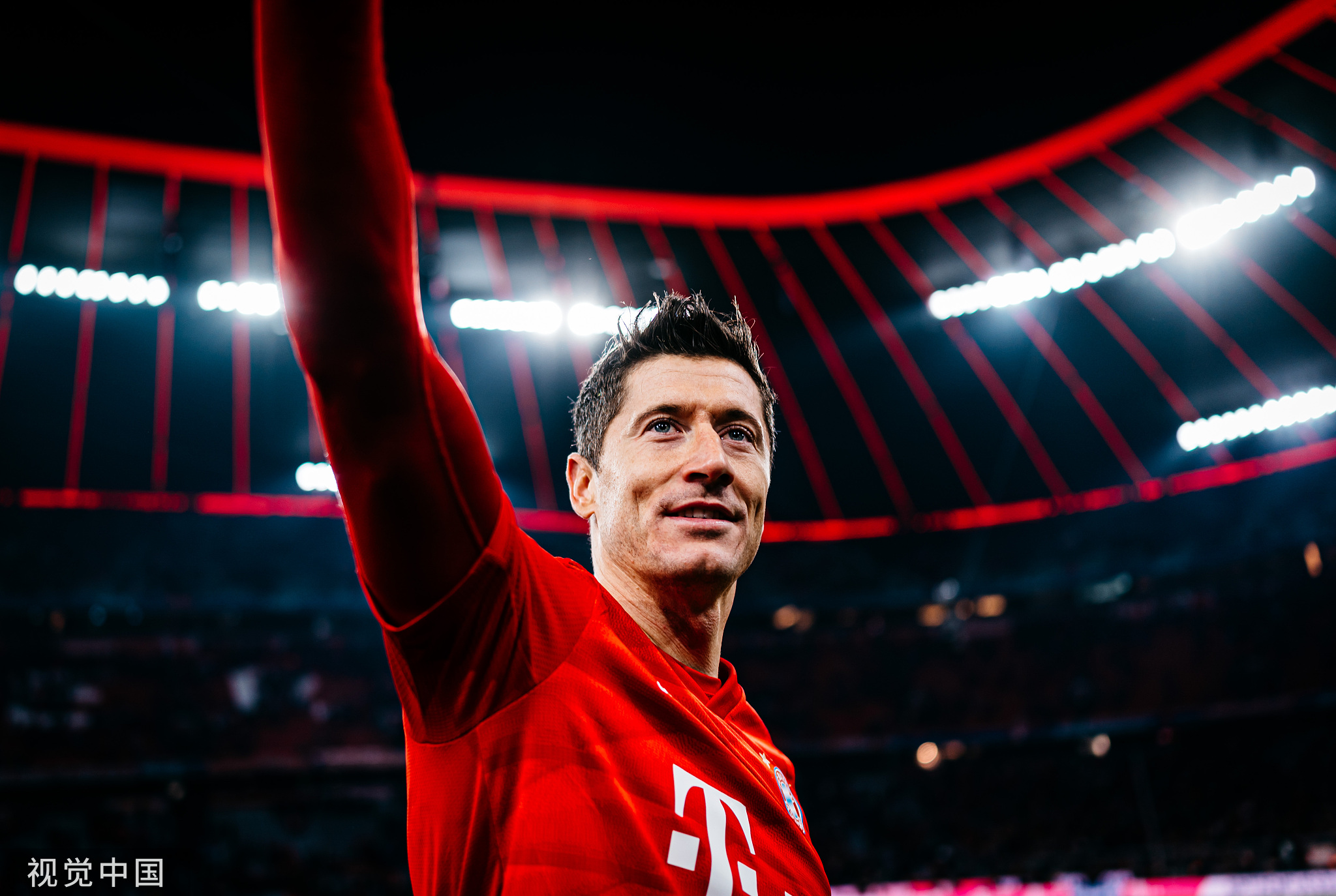 瑞典争冠战胜出突尼斯，莱万成为关键先生