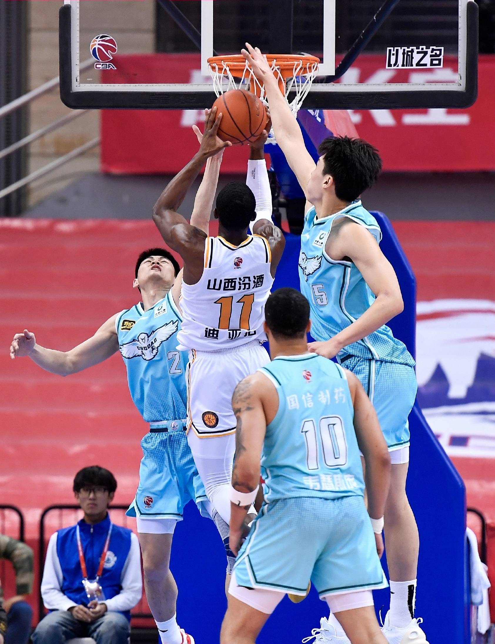 pg电子模拟器-库里成为全场焦点，辽宁队淘汰深圳队