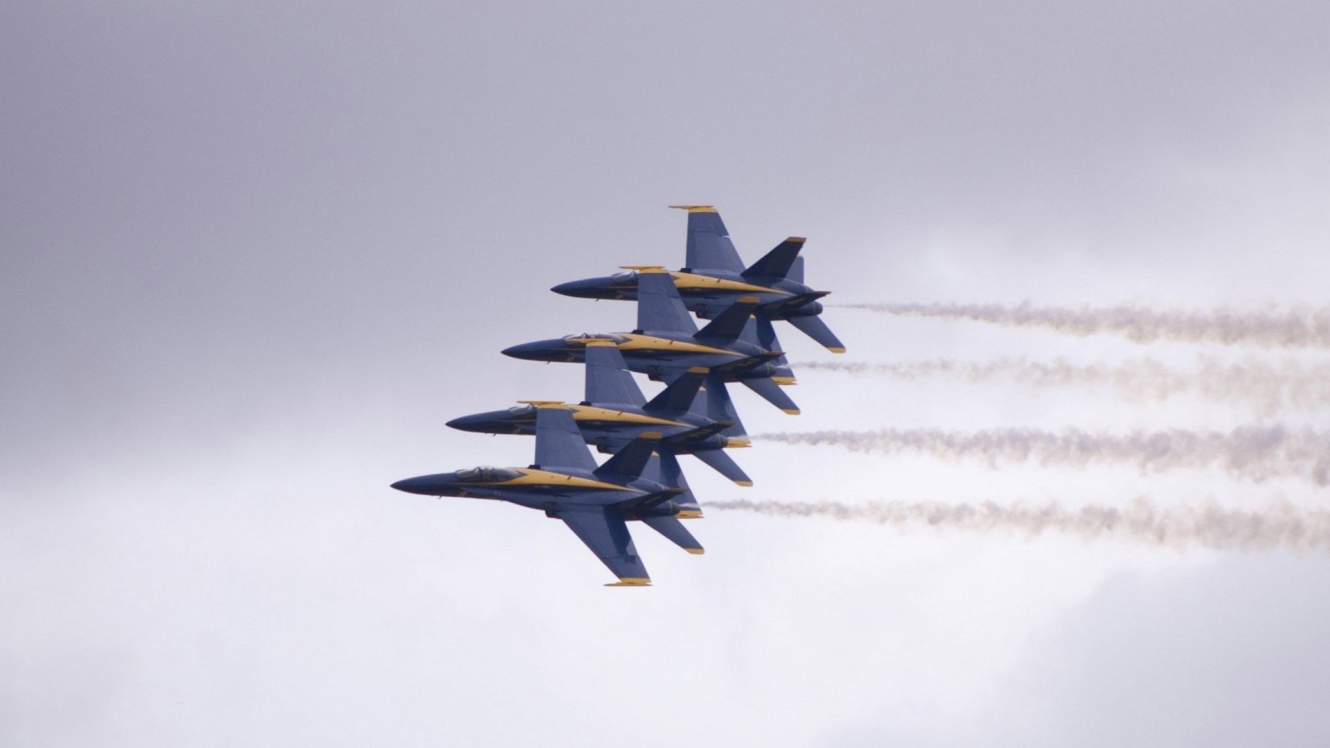 pg电子娱乐-夜色中的绝对主宰，阿尔瓦雷斯让F1街道赛之夜悬念提前终结